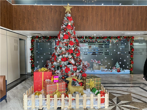 Ảnh Trang Trí Noel Văn Phòng Hoàng Mai